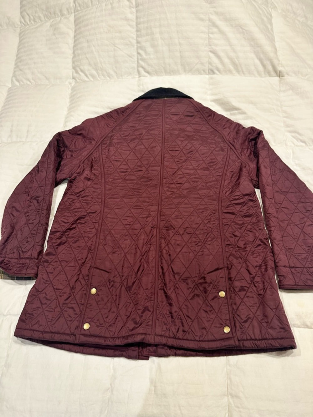 Barbour Quilted Puffer Jacket in Wine with Black Collar - Picture 4 of 5